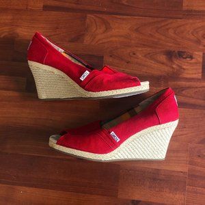 TOMS Red Wedges